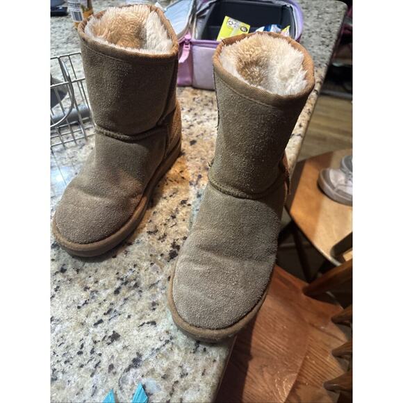 Youth - BearPaw Boots - Brown - 3 US - Picture 1 of 6